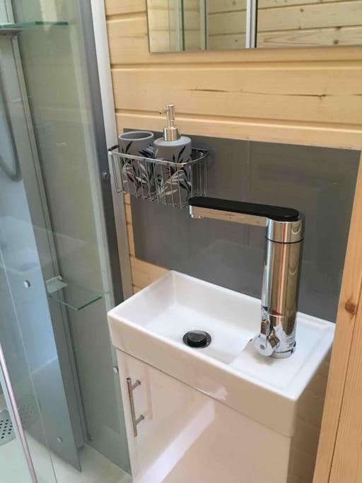 The Fox'S Den, Luxury Cosy Mini Lodge, Highlands North Ballachulish Esterno foto